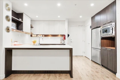 218 9250 University High Street, Burnaby, BC, Burnaby — Apartment/Condo for sale