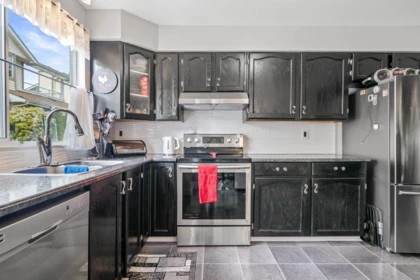 Kitchen Island Photo of 43 9273 122nd Street, Surrey, BC