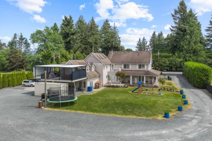 Kitchen Photo of 1189 Gladwin Road, Abbotsford, BC