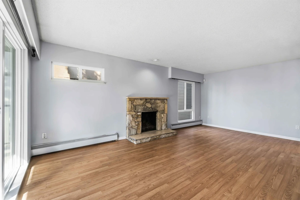 Living Room Photo of 203 1425 Cypress Street, Vancouver, BC