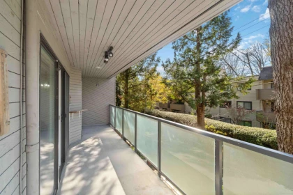 Hallway Photo of 203 1425 Cypress Street, Vancouver, BC