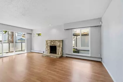 Kitchen Island Photo of 203 1425 Cypress Street, Vancouver, BC