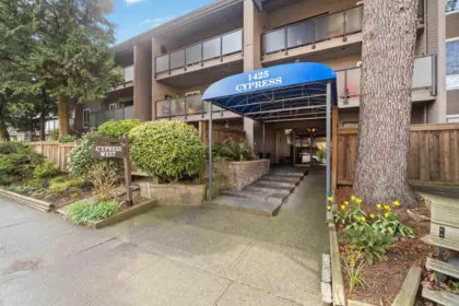 Outdoor Deck Photo of 203 1425 Cypress Street, Vancouver, BC