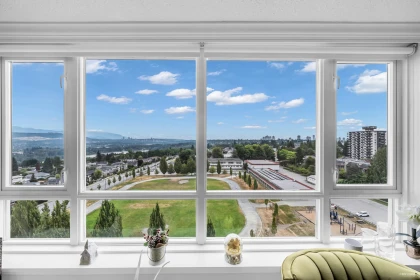 1206 6055 Nelson Avenue, Burnaby, BC, Oaklands — 2 bed apartment/condo for sale