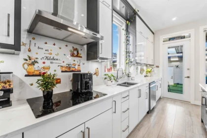 Office / Den Photo of 19247 71 Avenue, Surrey, BC