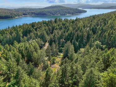 Hot Tub / Spa Photo of 506 Bluff Way, Mayne Island, BC