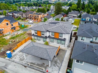 Garden / Landscaping Photo of 101 1045 Quadling Avenue, Coquitlam, BC