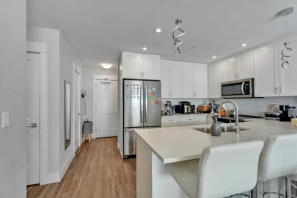 Kitchen Island Photo of 3415 2180 Kelly Avenue, Port Coquitlam, BC
