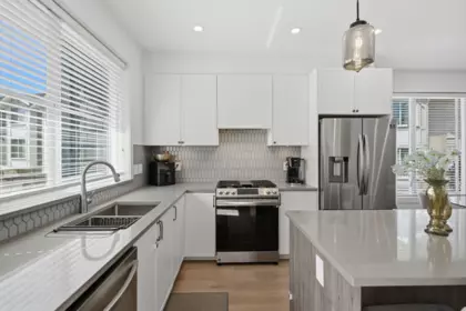 Kitchen Photo of 39 14355 62 Avenue, Surrey, BC