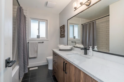 Hallway Photo of 2331 ANORA DRIVE, Abbotsford BC V2S 5P5