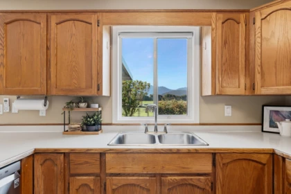 Guest Bathroom Photo of 45260 Bluejay Avenue, Chilliwack, BC