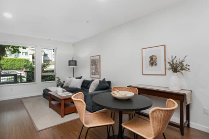 113 119 W 22nd Street, North Vancouver, BC, North Vancouver — Apartment/Condo for sale