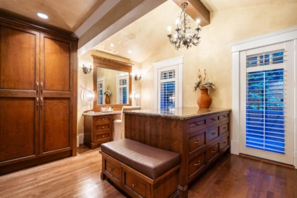Entry Foyer Photo of 2060 Gisby Street, West Vancouver, BC