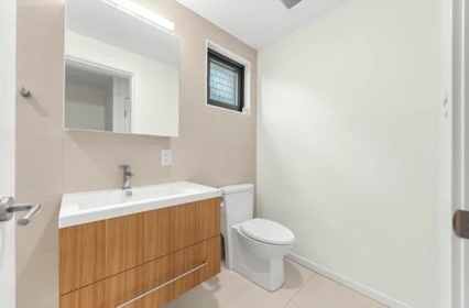 Powder Room Photo of 2180 E 13th Avenue, Vancouver, BC