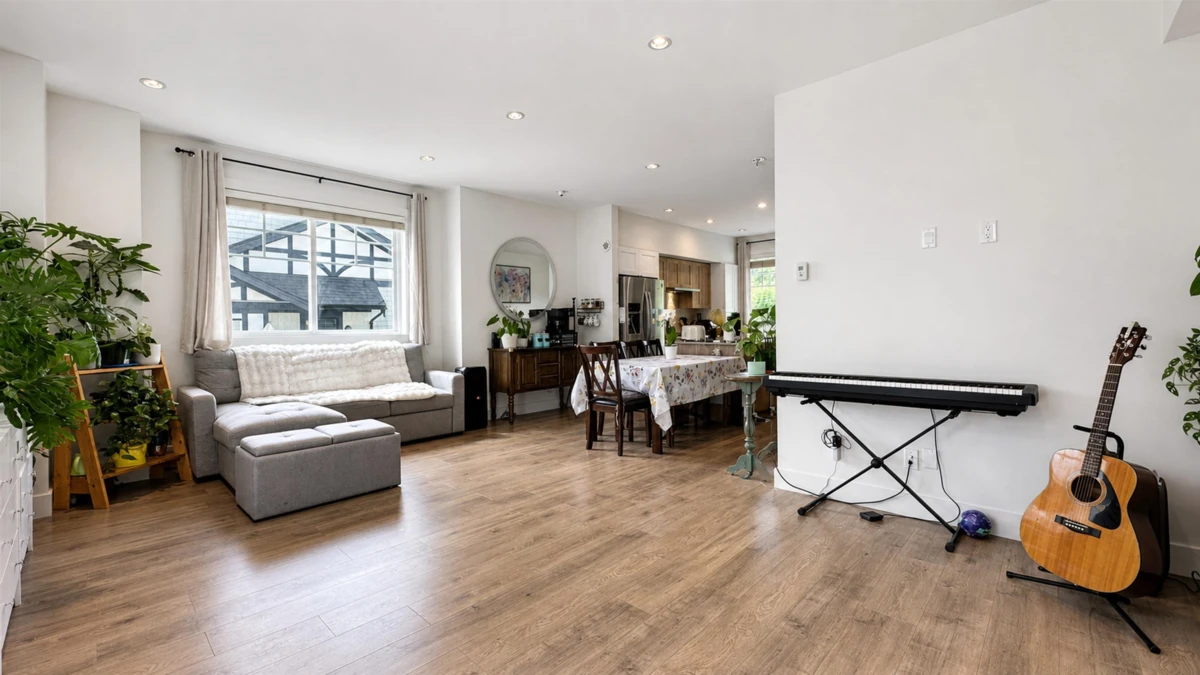 Family Room Photo of 60 11188 72 Avenue, Delta, BC