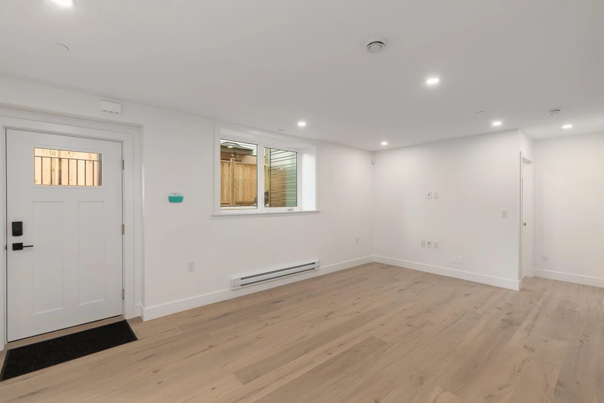 Dining Area Photo of 460 E 17th Avenue, Vancouver, BC