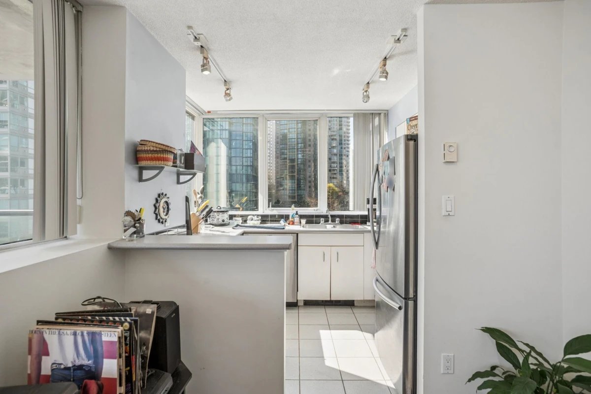 Living Room Photo of 906 588 Broughton Street, Vancouver, BC