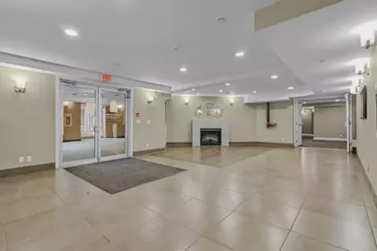 Hallway Photo of 335 2233 Mckenzie Road, Abbotsford, BC