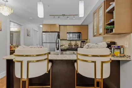 Kitchen Island Photo of 335 2233 Mckenzie Road, Abbotsford, BC