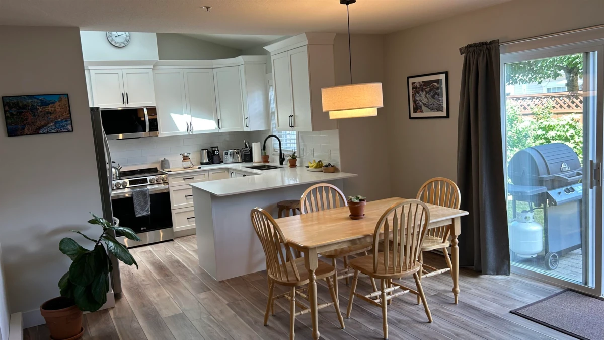 Dining Area Photo of 13 1821 Willow Crescent, Squamish, BC