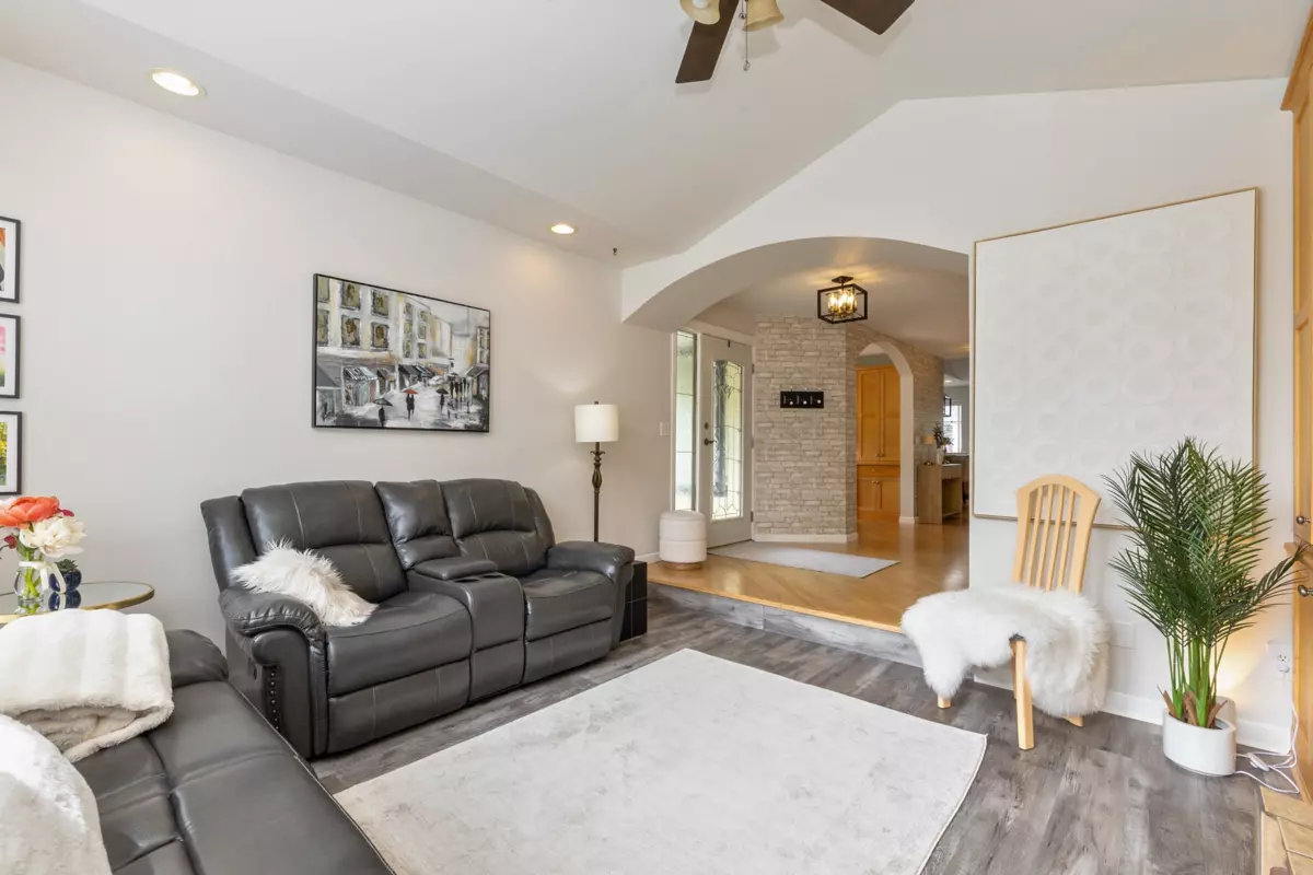 Living Room Photo of 68 32777 Chilcotin Drive, Abbotsford, BC