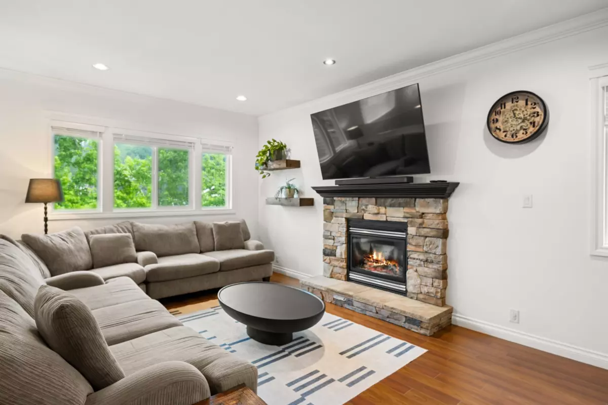 Living Room Photo of 3887 Angus Crescent, Abbotsford, BC