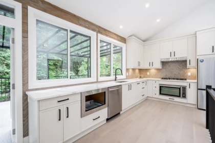 Kitchen Island Photo of 30613 Keystone Avenue, Mission, BC