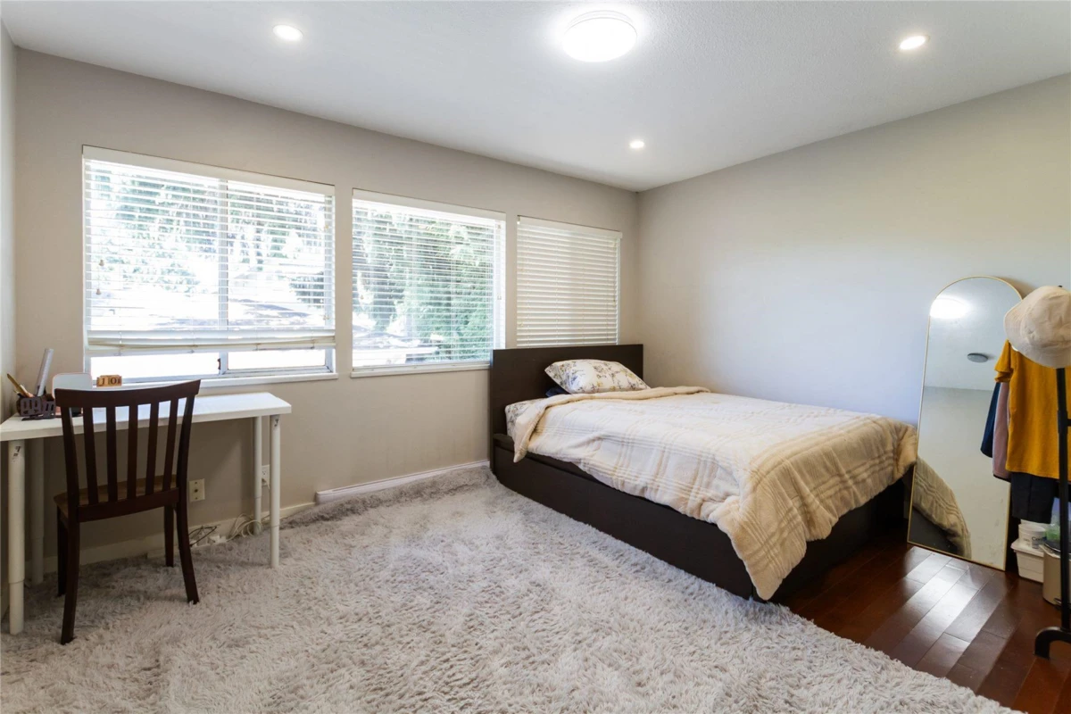 Dining Area Photo of 7643 Selkirk Street, Vancouver, BC
