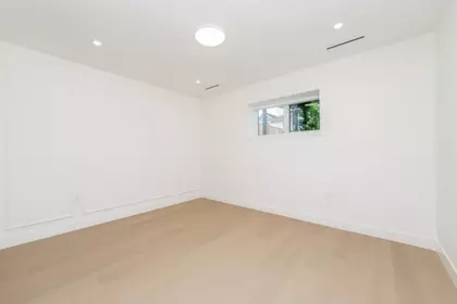 Laundry Room Photo of 2 1845 E 51st Avenue, Vancouver, BC