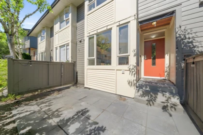 131 9229 University Crescent, Burnaby, BC, Burnaby — Townhouse for sale