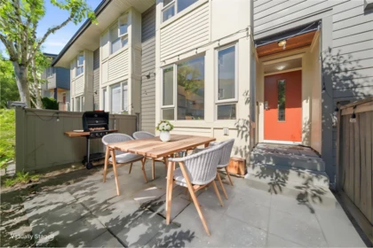 131 9229 University Crescent, Burnaby, BC, Burnaby — Townhouse for sale