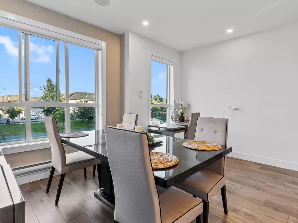 Dining Area Photo of 10 7177 194a Street, Surrey, BC