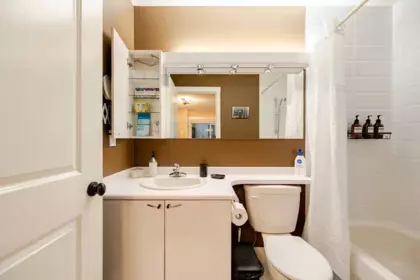 Powder Room Photo of 336 E 26th Street, North Vancouver, BC