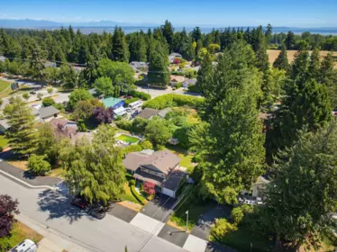 Hot Tub / Spa Photo of 856 55a Street, Delta, BC