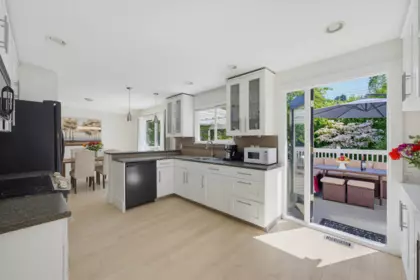 Kitchen Photo of 856 55a Street, Delta, BC