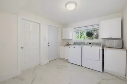Powder Room Photo of 856 55a Street, Delta, BC