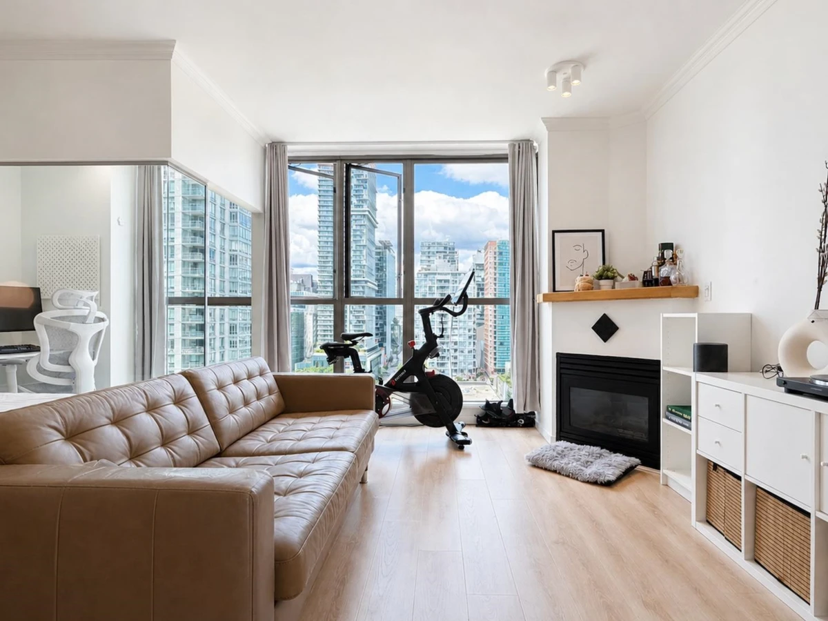 Dining Area Photo of 1702 928 Richards Street, Vancouver, BC