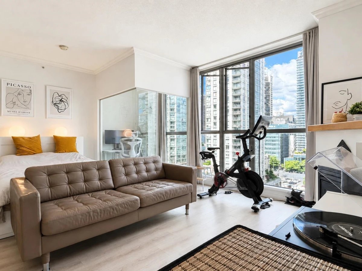 Family Room Photo of 1702 928 Richards Street, Vancouver, BC