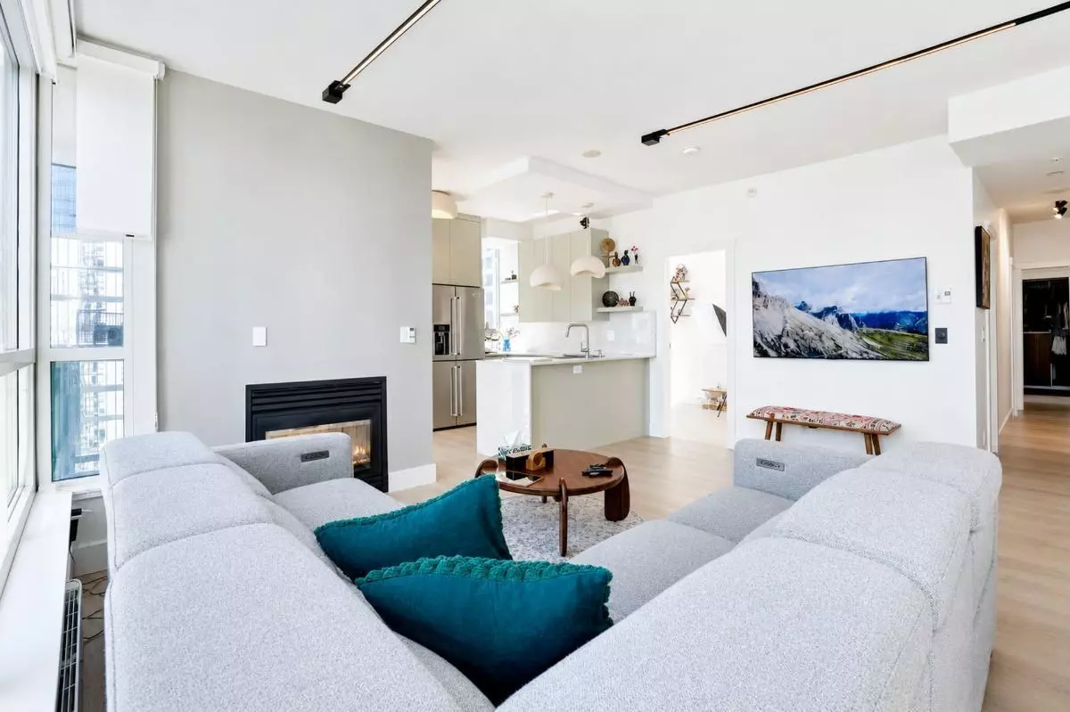 Family Room Photo of 1909 1239 W Georgia Street, Vancouver, BC