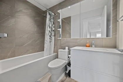 Guest Bathroom Photo of 405 6200 Minoru Boulevard, Richmond, BC