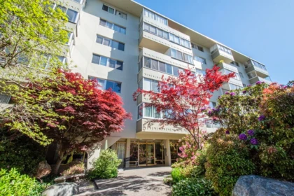 Aerial View of 108 1425 Esquimalt Avenue, West Vancouver, BC