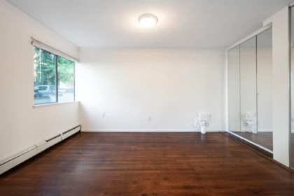 Hallway Photo of 108 1425 Esquimalt Avenue, West Vancouver, BC