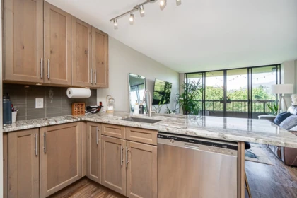 Kitchen Island Photo of 1203 2041 Bellwood Avenue, Burnaby, BC