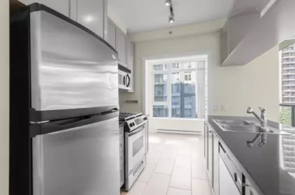 Kitchen Island Photo of 802 1001 Homer Street, Vancouver, BC