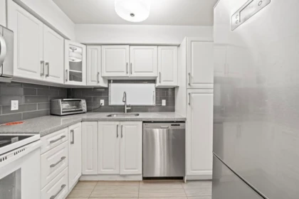 204 3883 Laurel Street, Burnaby, BC, Burnaby — Apartment/Condo for sale
