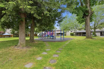 Backyard Photo of 140 27456 32 Avenue, Langley, BC