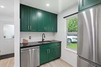 Kitchen Island Photo of 140 27456 32 Avenue, Langley, BC