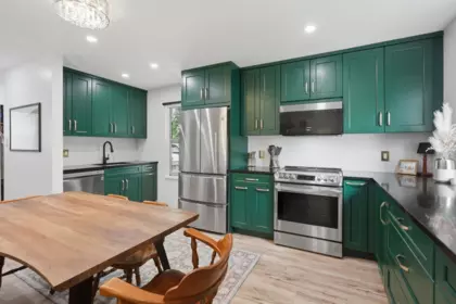Kitchen Photo of 140 27456 32 Avenue, Langley, BC