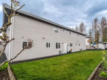 Swimming Pool Photo of 7078 126a Street, Surrey, BC
