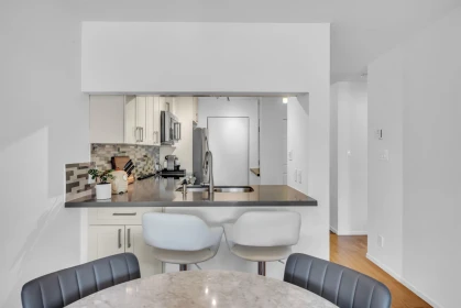 Kitchen Island Photo of 206 511 W 7th Avenue, Vancouver, BC